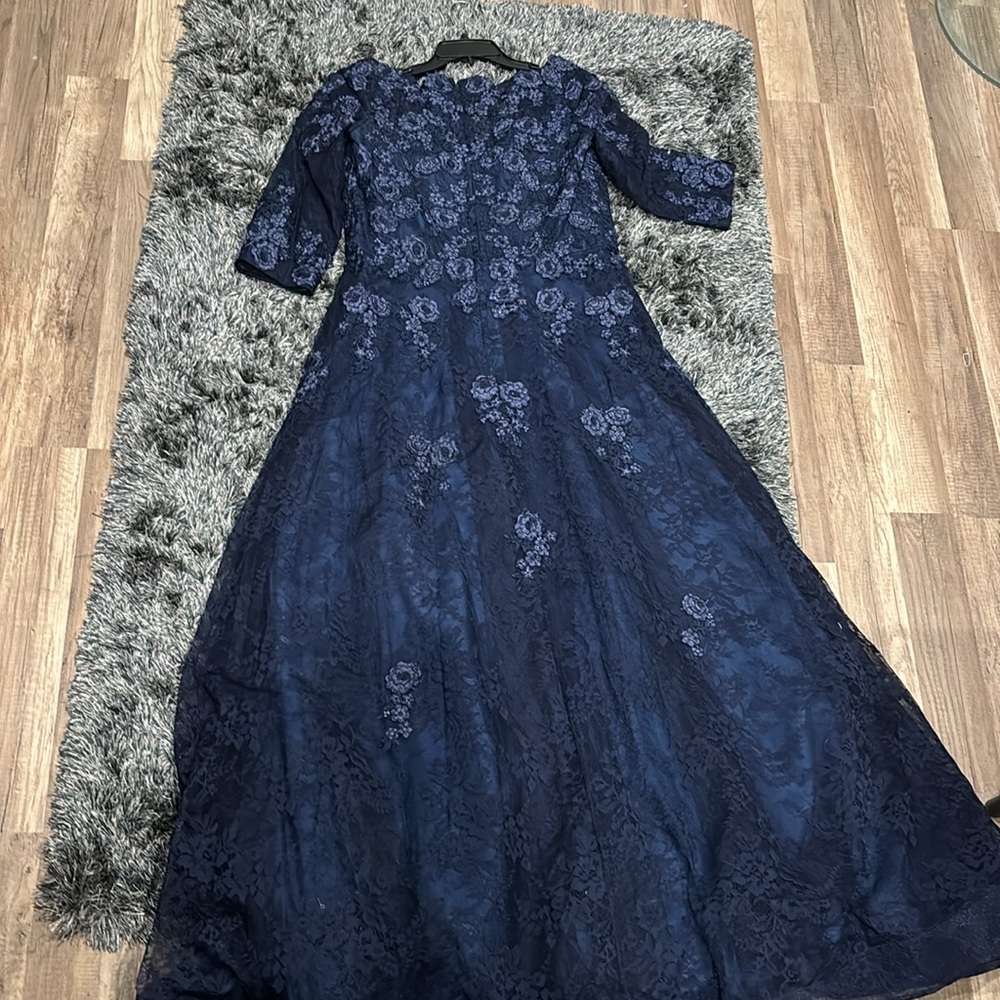 NWOT La Femme navy blue lace ball gown - Picture 10 of 12